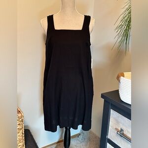 Black Sleeveless Mini Shift Dress with Pockets!